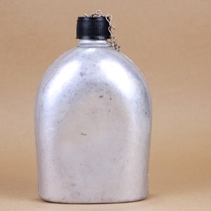Vintage Aluminium Feldflasche mit Kunststoffstopfen, Made in Taiwan
