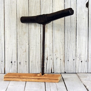 Taladro de mano antiguo para madera, herramienta primitiva, barrena antigua, herrajes para carpintería