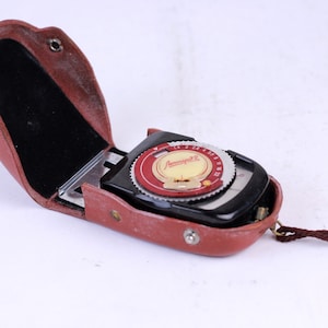 1960s light meter, Light exposure meter, Light meter Leningrad 2, Camera light meter with leather case, Selenium lightmeter, Gift idea