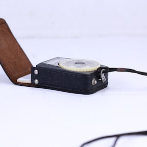 1960s light meter, Light exposure meter, Light meter Leningrad 4, Camera light meter with leather case, Selenium lightmeter, Gift idea