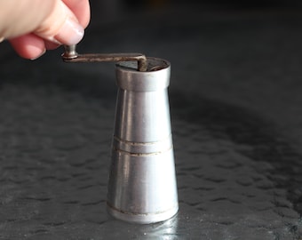Vintage Metal Pepper Grinder, Small Kitchen Decoration