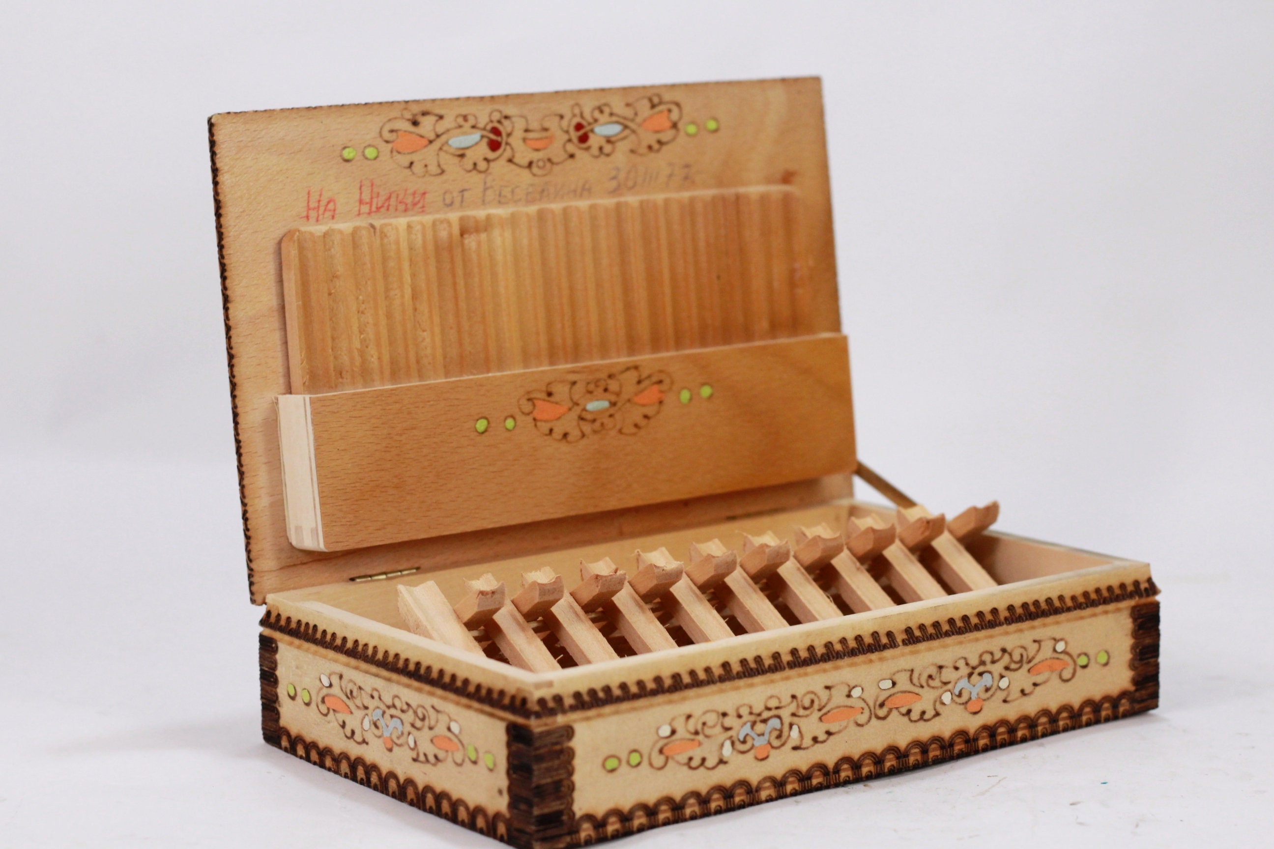 Vintage cigarettes box, Handmade wooden box, Cigarettes case, Pyrography case, Colorful yellow keepsake wooden box, Vintage cigarette holder