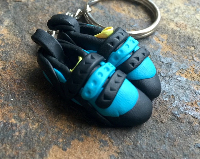 Porte-clés de chaussures d’escalade faits à la main sur mesure | Cadeau d’escalade personnalisé | Fabriqué sur commande | Cadeau unique pour les grimpeurs