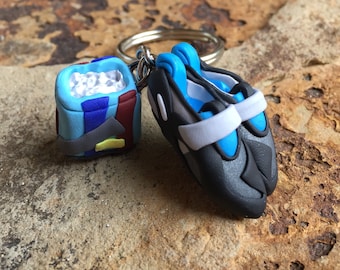 Rock Climbing Keychain Personalized Gift for Climbers Custom Climbing Shoes and Chalk Bag