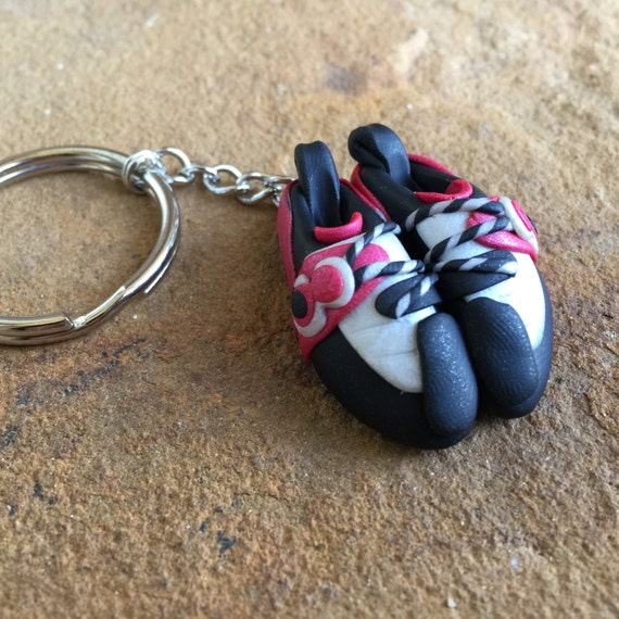 Portachiavi per scarpe da arrampicata su roccia fatto a mano personalizzato Regalo di arrampicata personalizzato Fatto su ordinazione Regalo unico per gli scalatori di roccia Etsy Italia