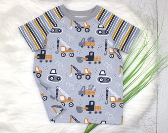 T-shirt | construction site | crane | excavator | vehicles | raglan shirt | jersey | light grey | mustard yellow | short sleeve