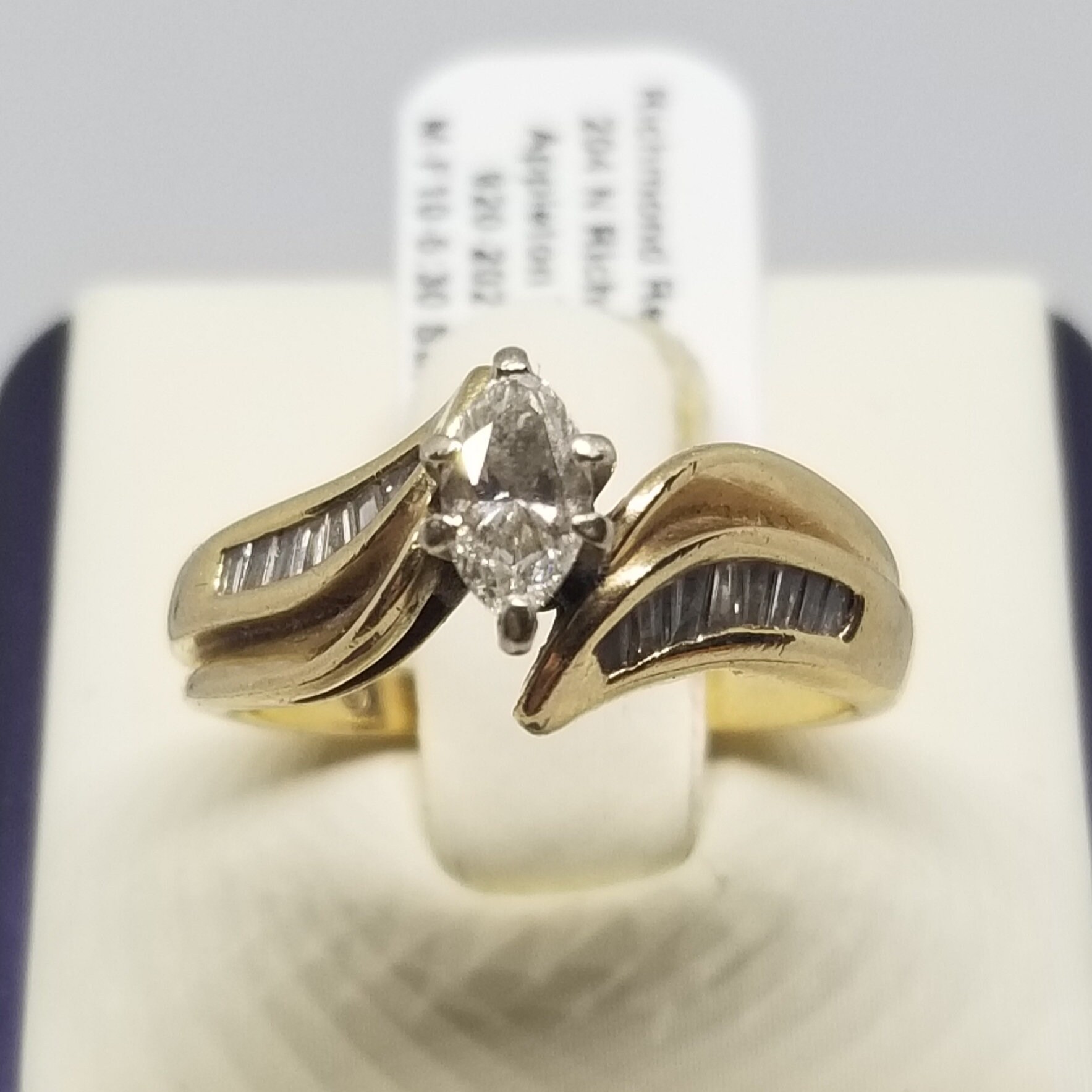 Z1478 Vintage 14K Yellow Gold Diamond Ring, Size 6 With an