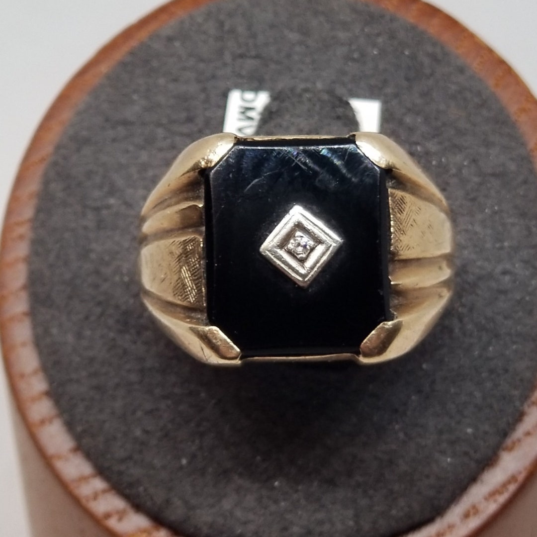 ヴィンテージ リング Z1946 Vintage 10K Yellow Gold With Onyx and Diamond Ring