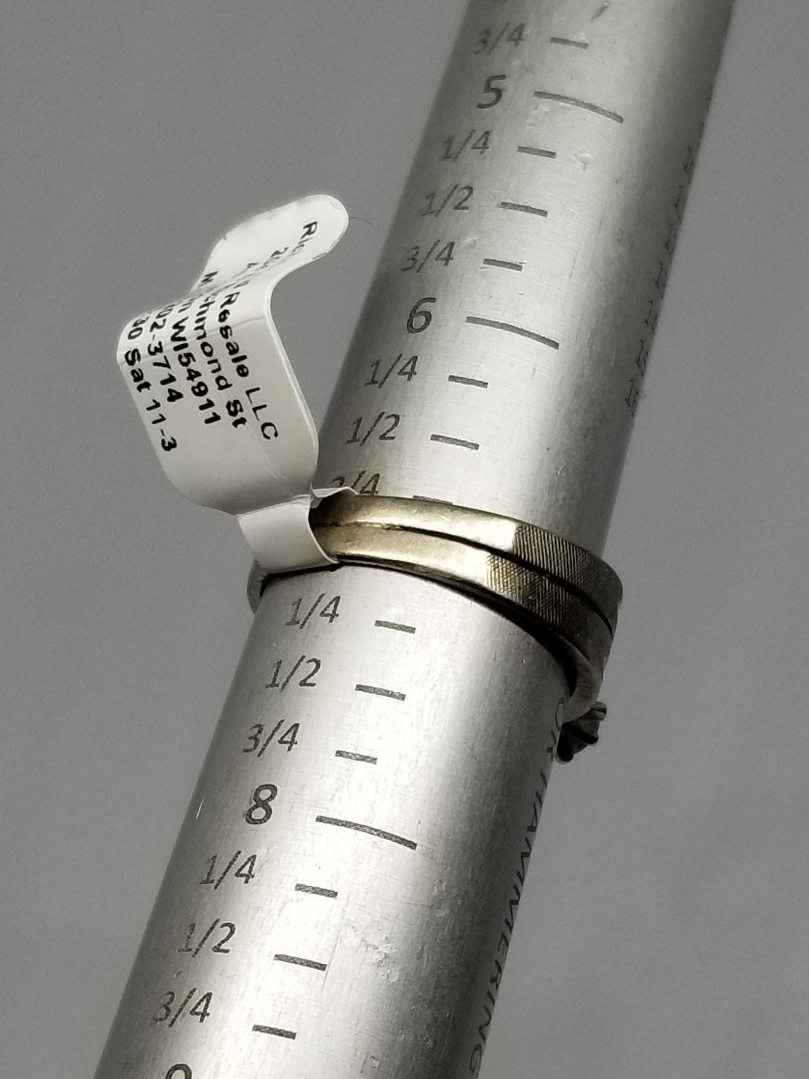 Z2507 Vintage 14K White Gold With an Est. 0.20 TCW Diamonds Ring