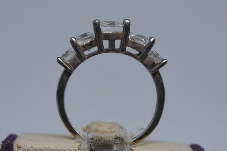 Size 7.25. FA101 Vintage Sterling /& CZ Ring
