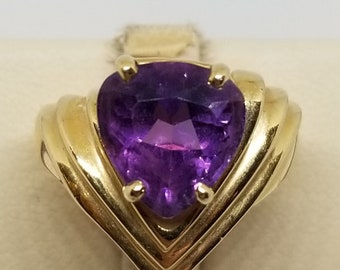 Z284 Vintage 14K Yellow Gold Ring with a Teardrop Cut Amethyst, Size 5.75.
