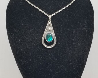 FA2388 Vintage Sterling 18" Chain with a Labradorite Pendant, Hallmarked SC.