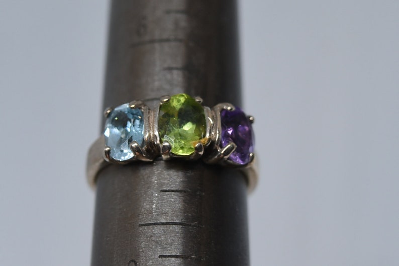 FA334 Vintage Sterling Multi-Stone Ring Size 7.