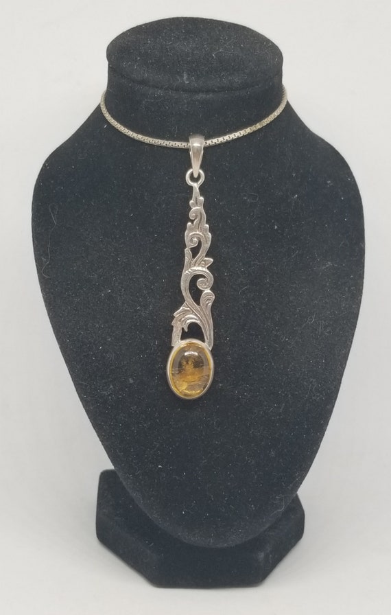 FA3649 Vintage Sterling and Citrine Pendant.