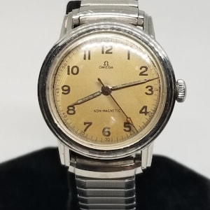 FARW238 1943 Swiss Omega Wrist Watch, Cal 2254, Size 31mm, 18 Jewels, Working.