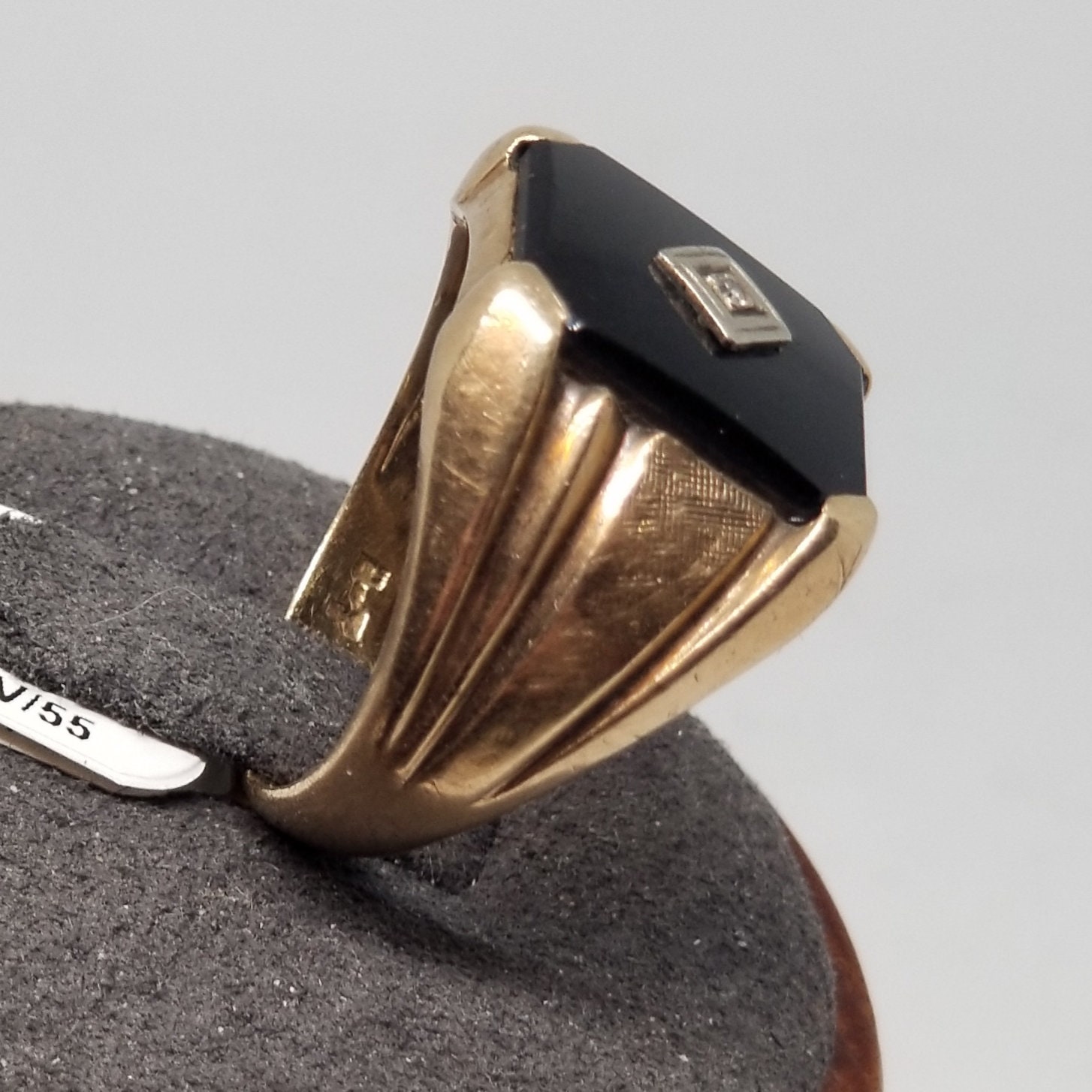 Z1946 Vintage 10K Yellow Gold With Onyx and Diamond Ring
