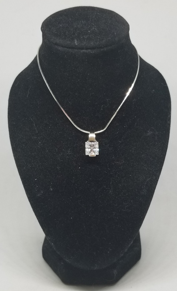 Z1814 Vintage 14K White Gold with CZ Pendant on a 