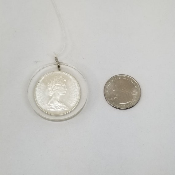FA1655 1966 Encased Canada Silver Quarter Pendant. - image 4