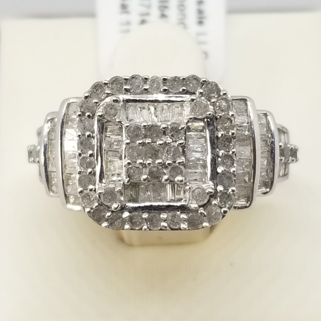 Z828 Vintage 9/10K White Gold Est 1 Tcw Diamond Ring, Size 7 Z828 Vintage 9/10K White Gold Est 1 Tcw Diamond Ring, Size 7