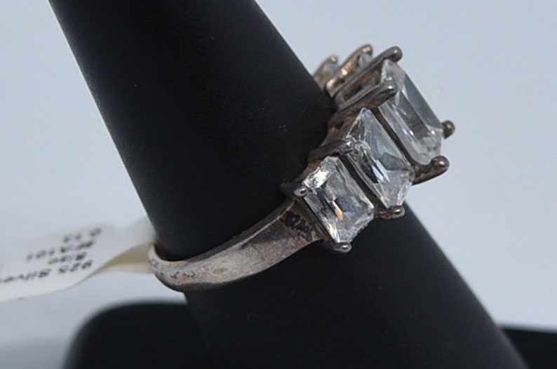 Size 7.25. FA101 Vintage Sterling /& CZ Ring