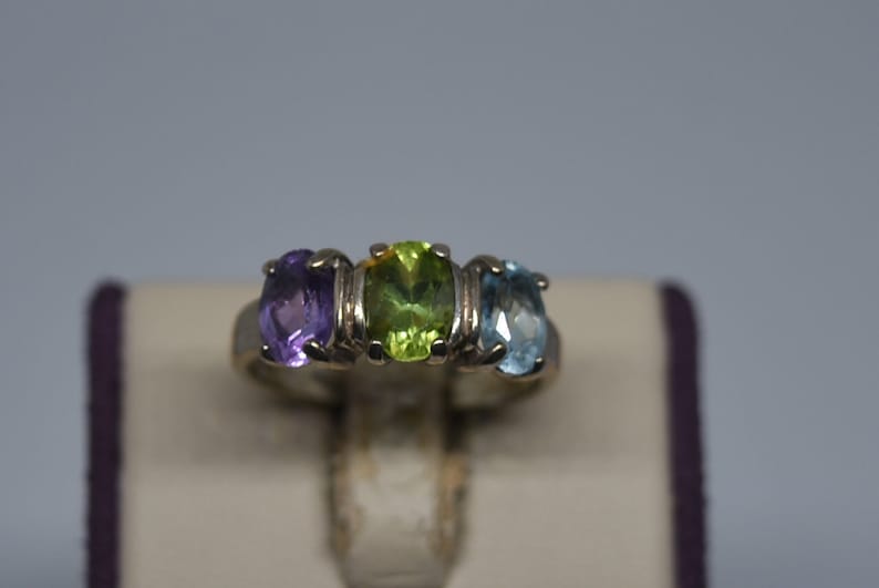 FA334 Vintage Sterling Multi-Stone Ring Size 7.