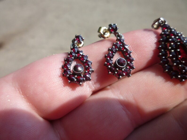S44 Vintage .900 Silver with Bohemian Garnets Pendant /& Earring Set.