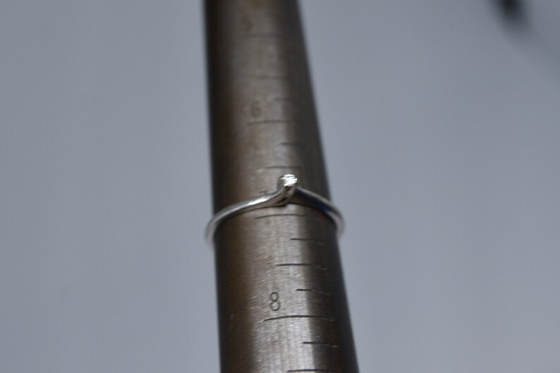 A290 Vintage 10K White Gold Diamond Ring Size 6.75.