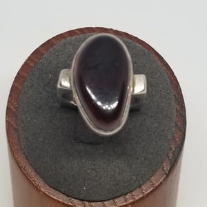 FA6602 Vintage Sterling with Red Glass Mid Century Square Ring, Size 7.