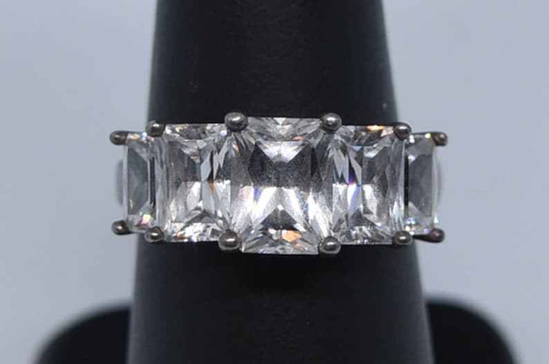 Size 7.25. FA101 Vintage Sterling /& CZ Ring
