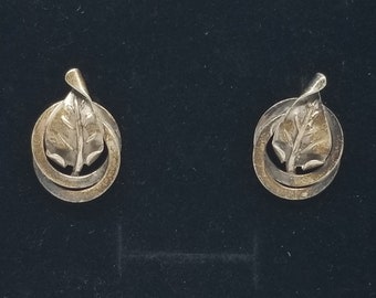 FA3891 Vintage Sterling Stud Leaf Earrings.