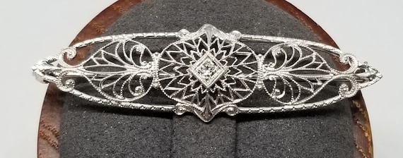 Z1912 Vintage 10K White Gold Filigree Diamond Pin. - image 1