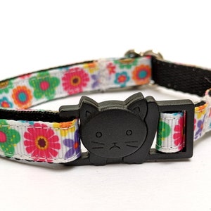 Cute Flowers Cat Collar - Breakaway Spring/Summer Cat Collar with Bell for Girls