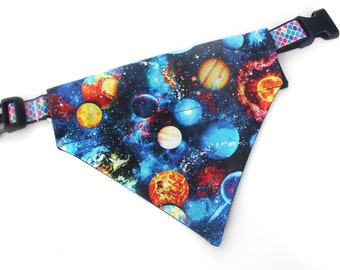 CLEARANCE Space and Planets Galaxy Pet Bandana - Über dem Halsband Galactic Bandana für Hunde und Katzen
