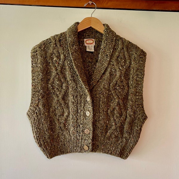 Vintage 90’s Banana Republic chunky cable knit Wool sweater vest size M