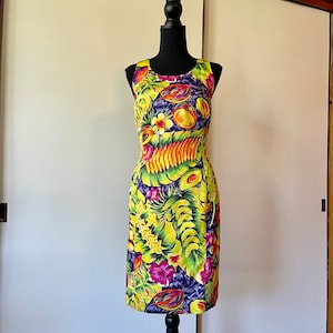 Camiseta de algodón con espalda cruzada y estampado de frutas brillantes y llamativas de los años 90