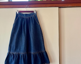 Vintage 80’s denim midi skirt 23” waist cotton by Foxtails Juniors XXS with pockets