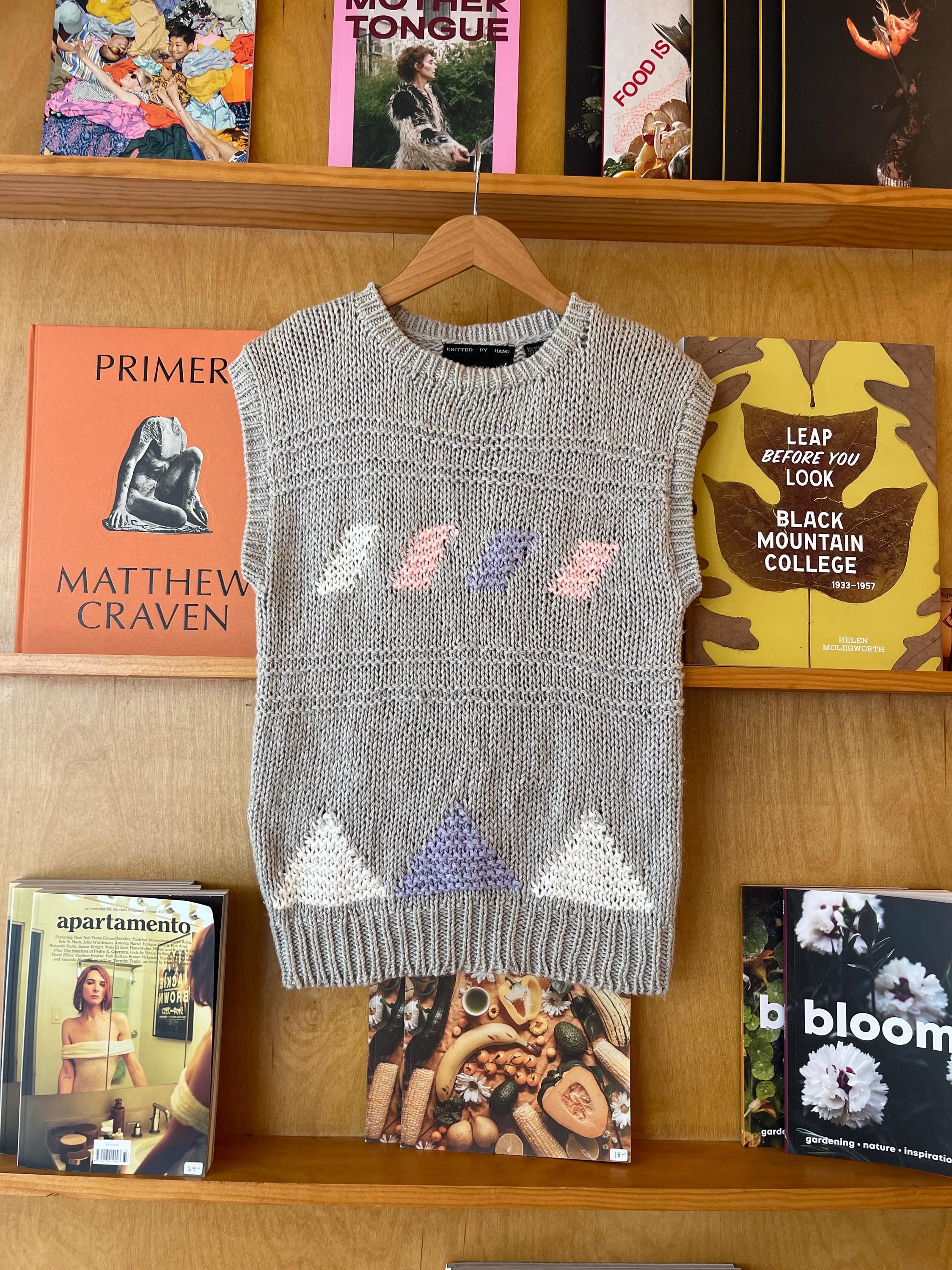 1970s 1980s Geometric Print Brown Tan Knit Vest // 70s 80s V