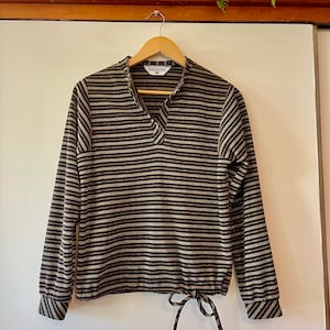 Vintage 80’s black and gold metallic long sleeve shirt party top