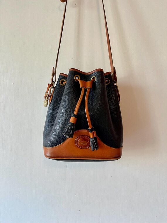 Lovely Vintage Dooney Bourke Black Bucket Bag Drawstring Pebbled All Weather Leather Handbag Crossbody Etsy Ireland