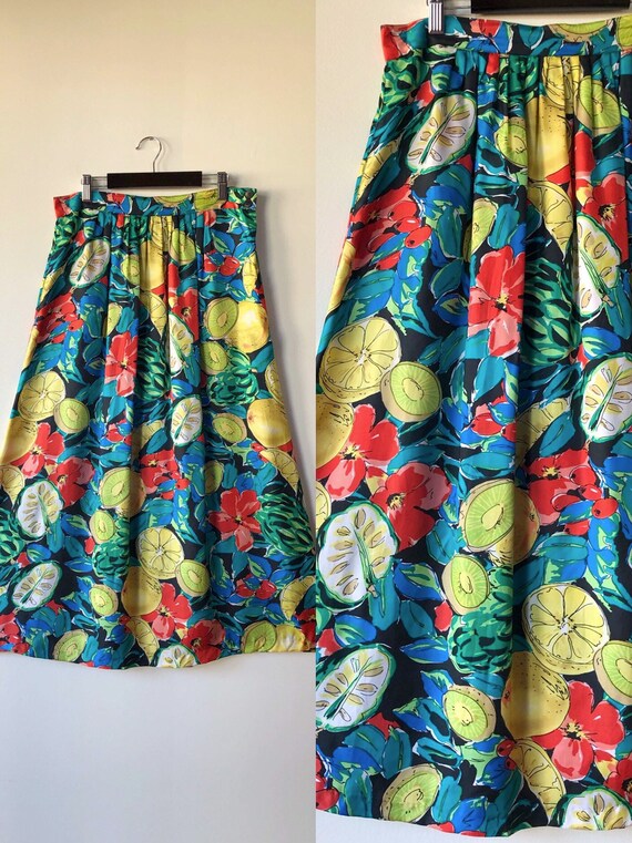 Gorgeous 80’s fruit print midi skirt with pockets