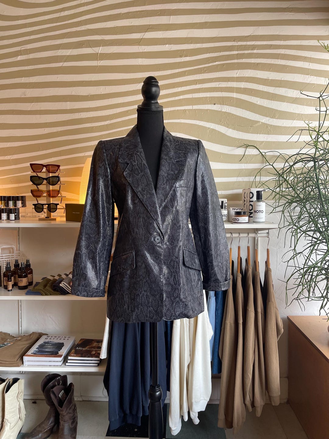 Vintage 90's Ellen Tracy Linda Allard Faux Reptile Leather Blazer