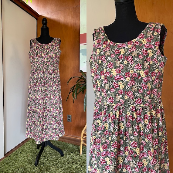 1980's Vintage Adorable Handmade Floral Rayon Dres