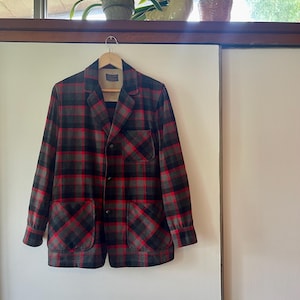 Vintage Pendleton plaid wool jacket Size M red gray and black