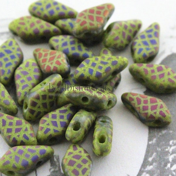 25pcs Czech KITE beads - new 2 hole beads - Matte Wasabi LASER TATTOO Sliperit small snake skin- 9x5mm - Kite shaped beads