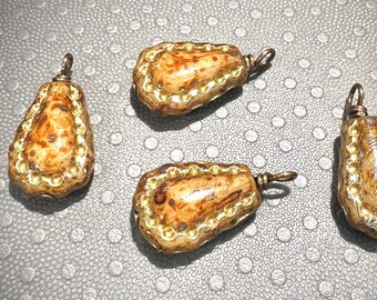 17x12mm Czech glass Dotted Tear Drop / Horse Shoe bead connector dangle - 4pcs Opaque Beige Travertine with Gold Wash