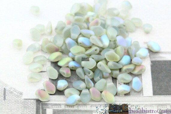 5g Czech Gekko beads Crystal GREEN RAINBOW MATTED Gekko | Etsy