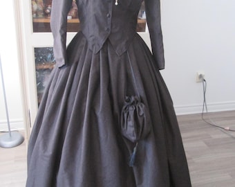 Victorian Period Women Fashion - 1860s Dress -  Size 14 (B39" - W31")  #NB-637