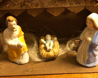 Nativity  figurines Mary Joseph Jesus Kings