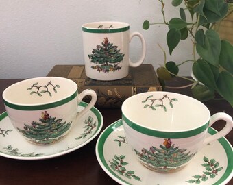 Coupes et soucoupes de Noel de Spode