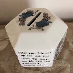 Peter rabbit Porcelain bank wedgwood England